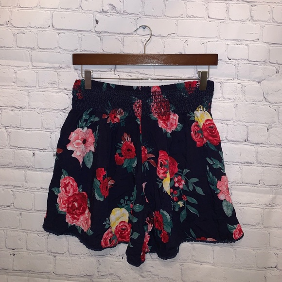 chances R Pants - Chances R Dark Blue & Red Rose shorts size M